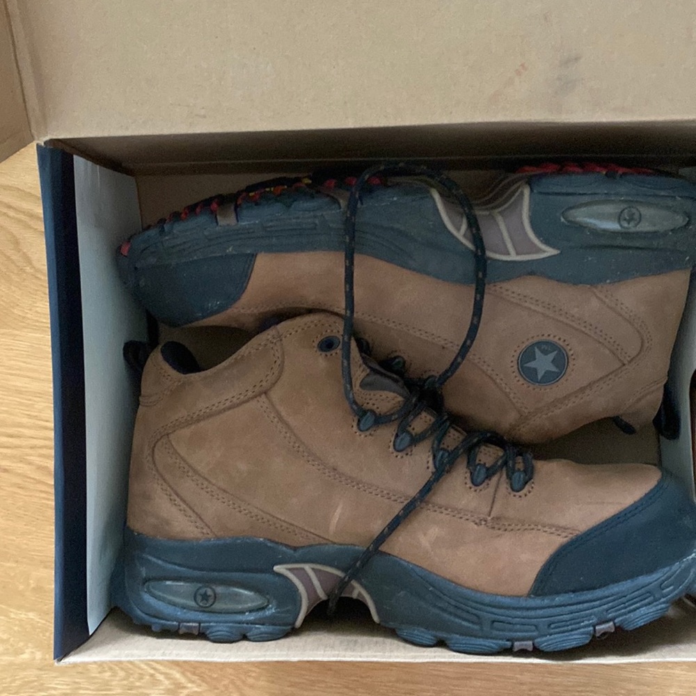 Converse hikers